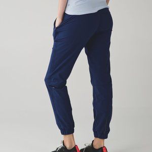 Lululemon Track to Reality Jogger Pant - Size 4 Navy